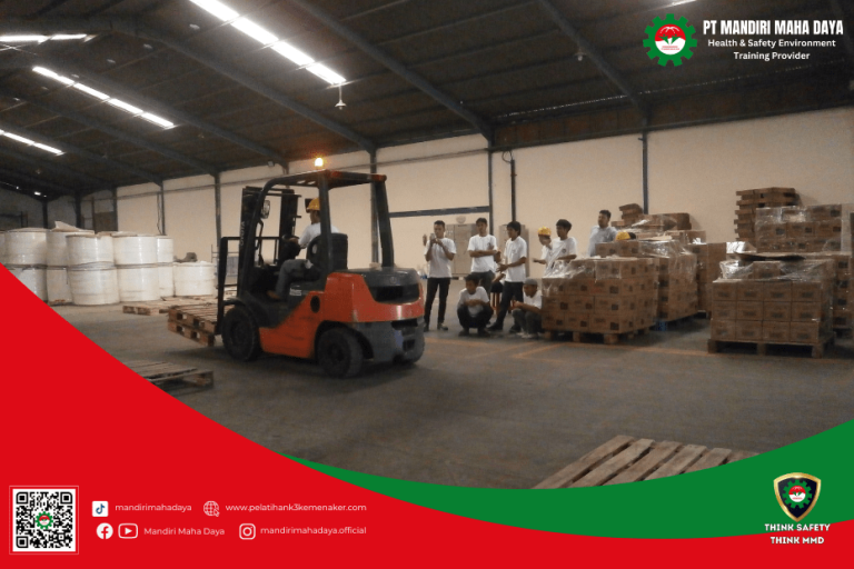 Syarat Menjadi Operator Forklift, forklift, operator forklift, k3 forklift